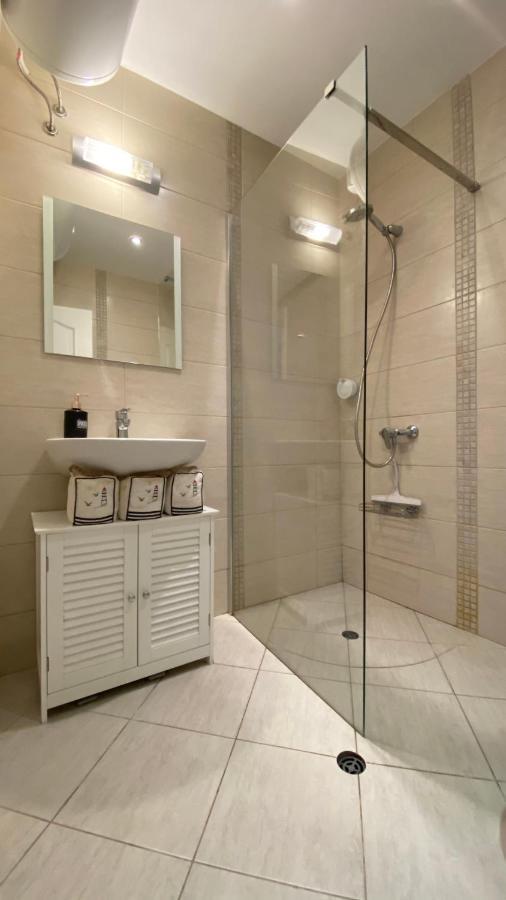 APARTELLO Modern Apartment - Balkan Breeze 7 Pantai Sunny Bagian luar foto